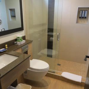Queen Room with Spa Bath