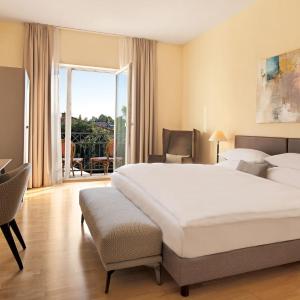 Superior Double Room with garden view, balcony & air-condition