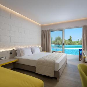 Executive Room Swim-Up