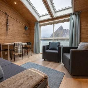 Waterfront Superior One-Bedroom Cottage