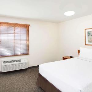 Standard Double Room with Tub - Disability Access/Non-Smoking