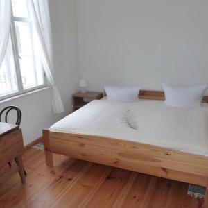 One-Bedroom Apartment with Sofa Bed
