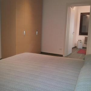 Superior One-Bedroom Apartment with Balconette
