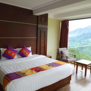 Double Room with Mountain View