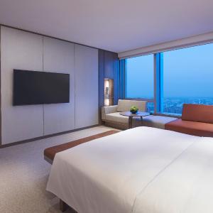 Grand Executive King Suite