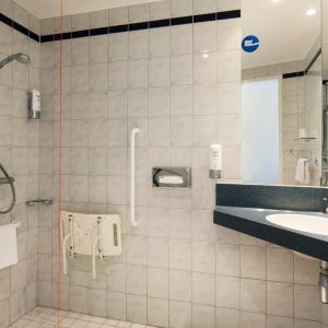 Double Room with Free Hot Breakfast - Accessible