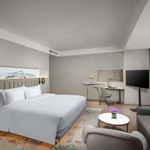 Junior King Suite with River View