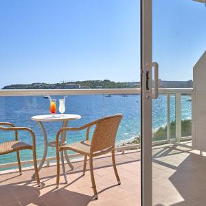 Triple Room with Sea View and Spa Access