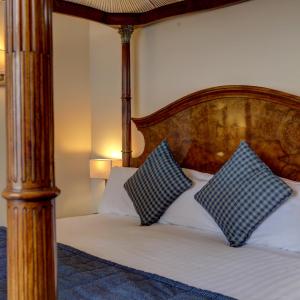 King Suite with Four Poster Bed
