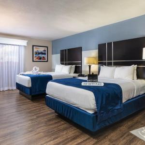 Superior Double Queen Bed Room with Lake View FAMQLV