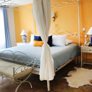 Deluxe Suite with Spa Bath