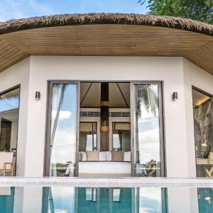 Pool Villa with Beach Front