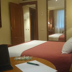 Standard Queen Room