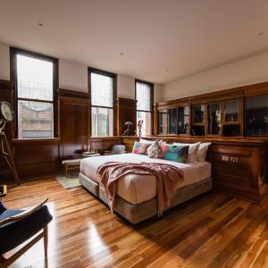 Suite - Showroom