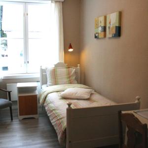 Single Room with Shared Bathroom
