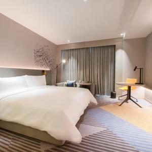 Premium King Room