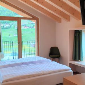 Double Room with Mountain View