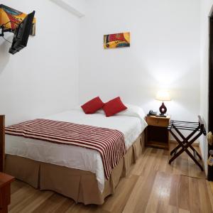 Standard Queen Room