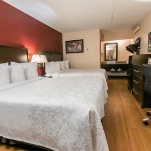 Deluxe Room with Two Double Beds Smoke Free