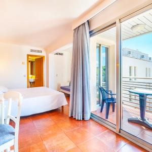 Triple Room with Balcony