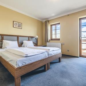 Double Room with Balcony and Lake View