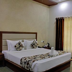 Queen Room with Balcony