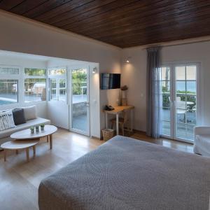 Junior Suite with Sea View & Private Pool