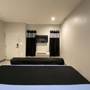 King Room - Non-Smoking