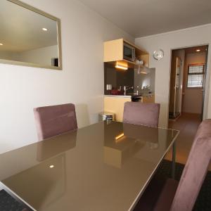 Two-Bedroom Apartment with Hot Tub