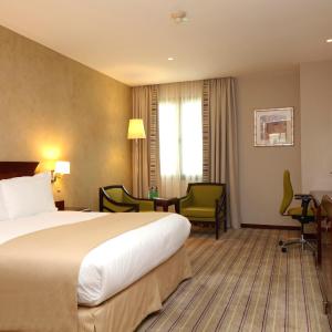 Standard Twin Room with City View