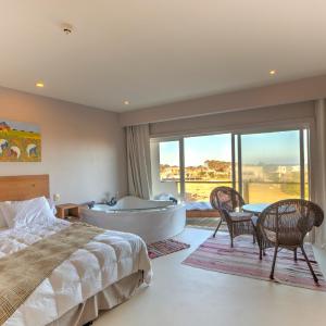 Superior Suite with Jacuzzi and Sea view