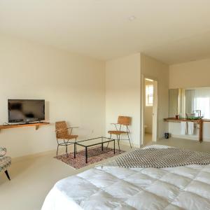 Suite with Garden View