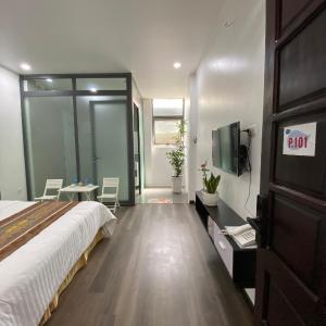 Deluxe Room (2 Adults + 1 Child)