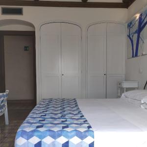 Connecting Room