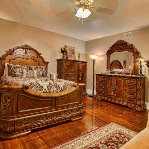 Drayton Queen Room 4