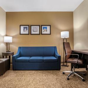 Suite with Two Queen Beds - Accessible/Non-Smoking