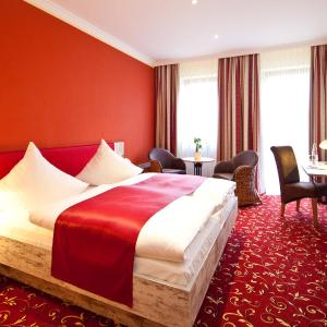 Junior Suite with Garden View