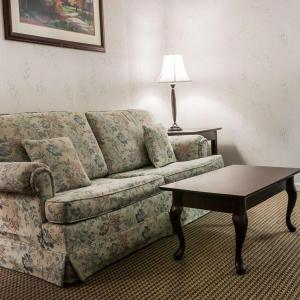Queen Suite