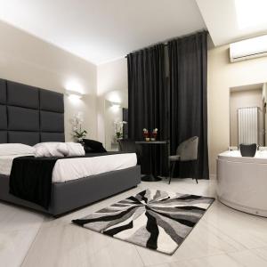 Suite with Hot Tub