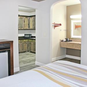 Deluxe King Studio