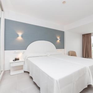 Comfort Room with Side Sea View 