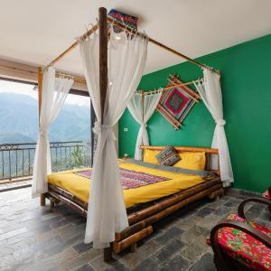 King Room with Mountain View