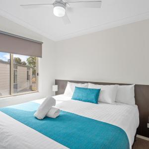 Deluxe 2 Bedroom Cabin - Sleeps 6