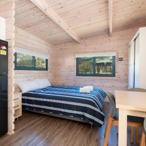 Bunkhouse Cabins (2BR) (Shared Bathroom)