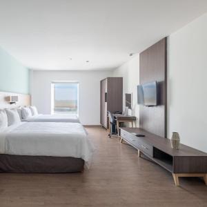 One-Bedroom Suite with Two Queen Beds