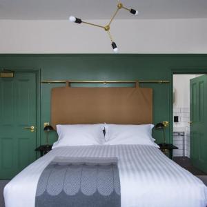 Deluxe Double Room with Shower