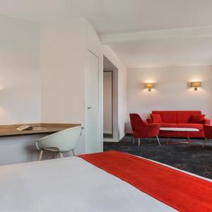 King Suite with Sofa Bed