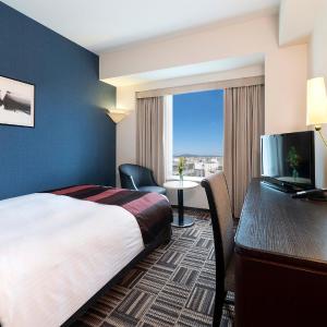 Single Room with Small Double Bed - Smoking