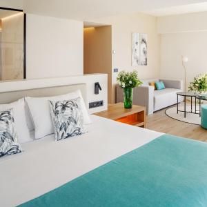 Deluxe Suite with Sea View