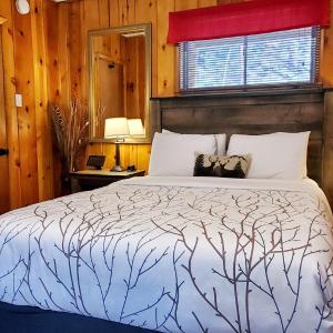 Deluxe Queen Room with River View